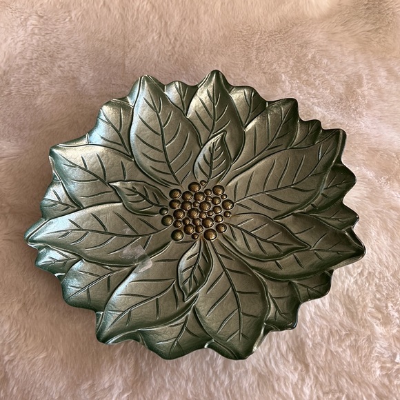 2 Turkish Glass Green Gold Poinsettia 12” 9” Dining Serving Plates Set of 2 NWT - Picture 3 of 5